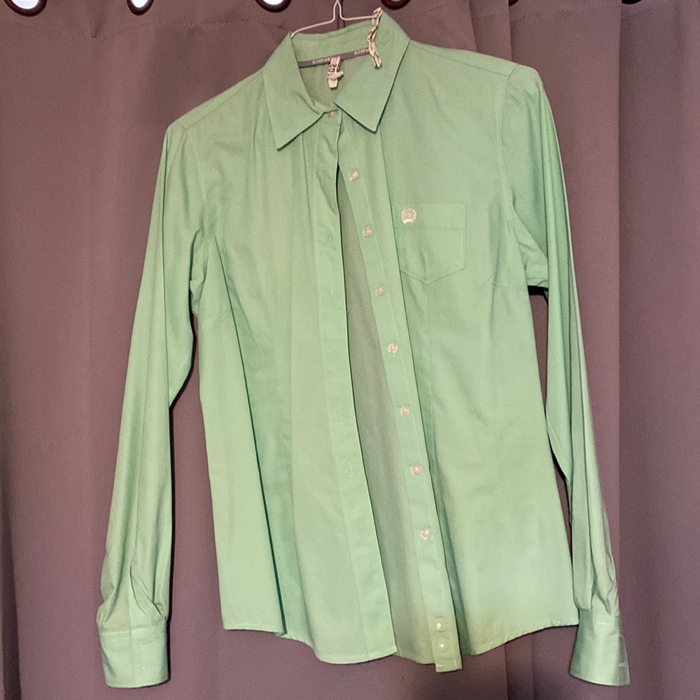 Women’s Cinch Button up